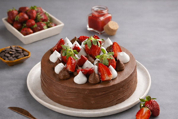 Chocolate Strawberry Cake